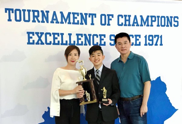 Aaron Zhang with parents